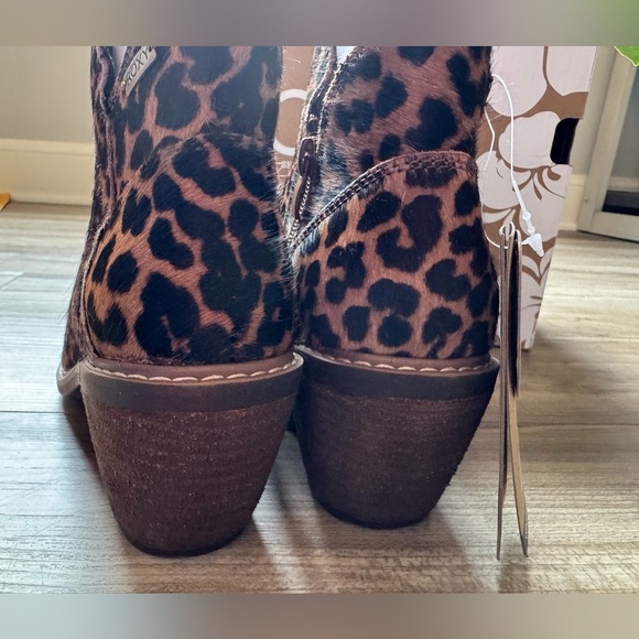 Roxy Cassidy leather ankle boot NEW Cheetah print Sz 6 - Picture 2 of 10
